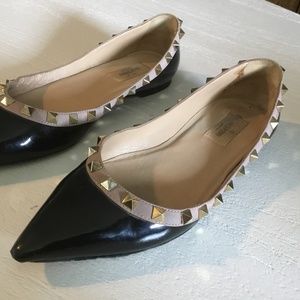 Valentino Rockstar Pyramid Flats Black/Beige